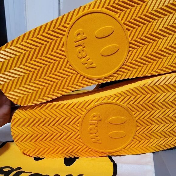 Drew House x Justin Bieber Mascot Slippers Yellow/Black S/M Sz 5 To 8 Mens NWT - Picture 11 of 11